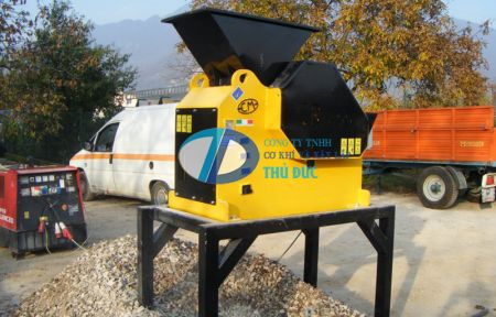 Máy nghiền đá mini di động