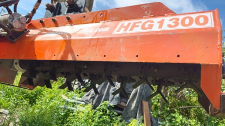 Máy cắt cỏ thủy lực gắn xe đào - trục băm