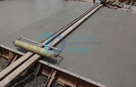 Thiết bị cầm tay thi công đường btxm