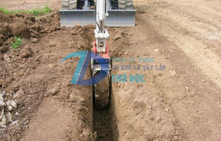 Đầm chân cừu gắn trên xe đào